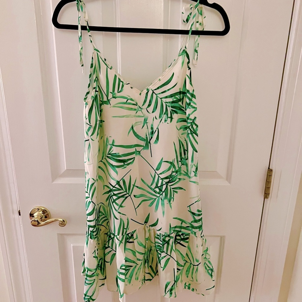 Amanda Uprichard like new fun and flirty mini dress. Island print
